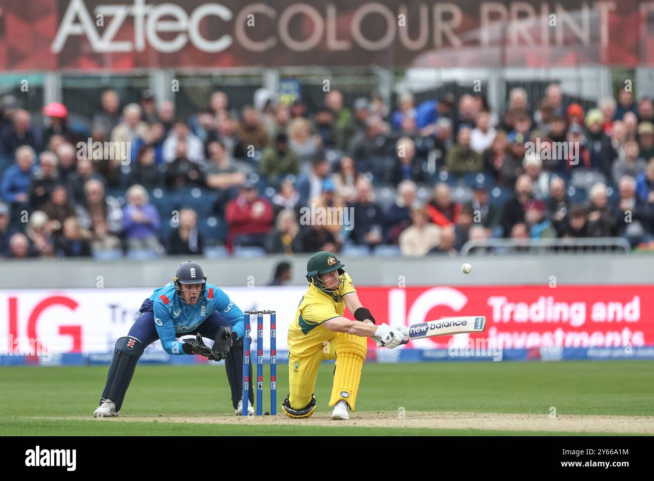 Steve Smith de l'Australie balaye la balle à la limite pour quatre lors du troisième match international Metro Bank One Day Angleterre vs Australie au Seat unique Riverside, Chester-le-Street, Royaume-Uni, 24 septembre 2024 (photo par Mark Cosgrove/News images) à Chester-le-Street, Royaume-Uni, le 24/09/2024. (Photo Mark Cosgrove/News images/SIPA USA) Banque D'Images