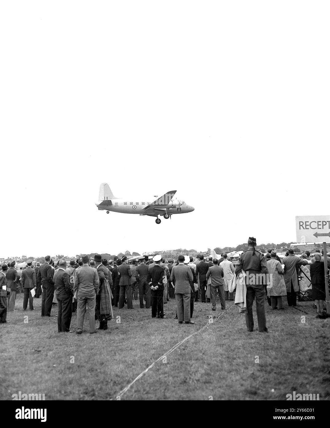 Salon aéronautique de Farnborough. Un avion de transport militaire bimoteur de la Valette. 7 septembre 1948 Banque D'Images