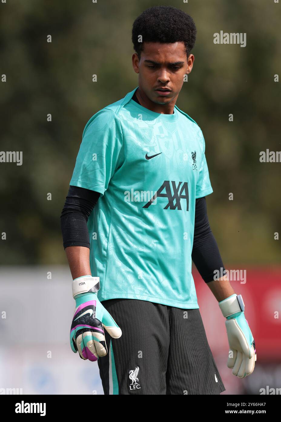 Milan, Italie, 17 septembre 2024. DJ Bernard du Liverpool FC lors de l'échauffement avant le match de l'UEFA Youth League au Centro Sportivo Vismara, Milan. Le crédit photo devrait se lire : Jonathan Moscrop / Sportimage Banque D'Images