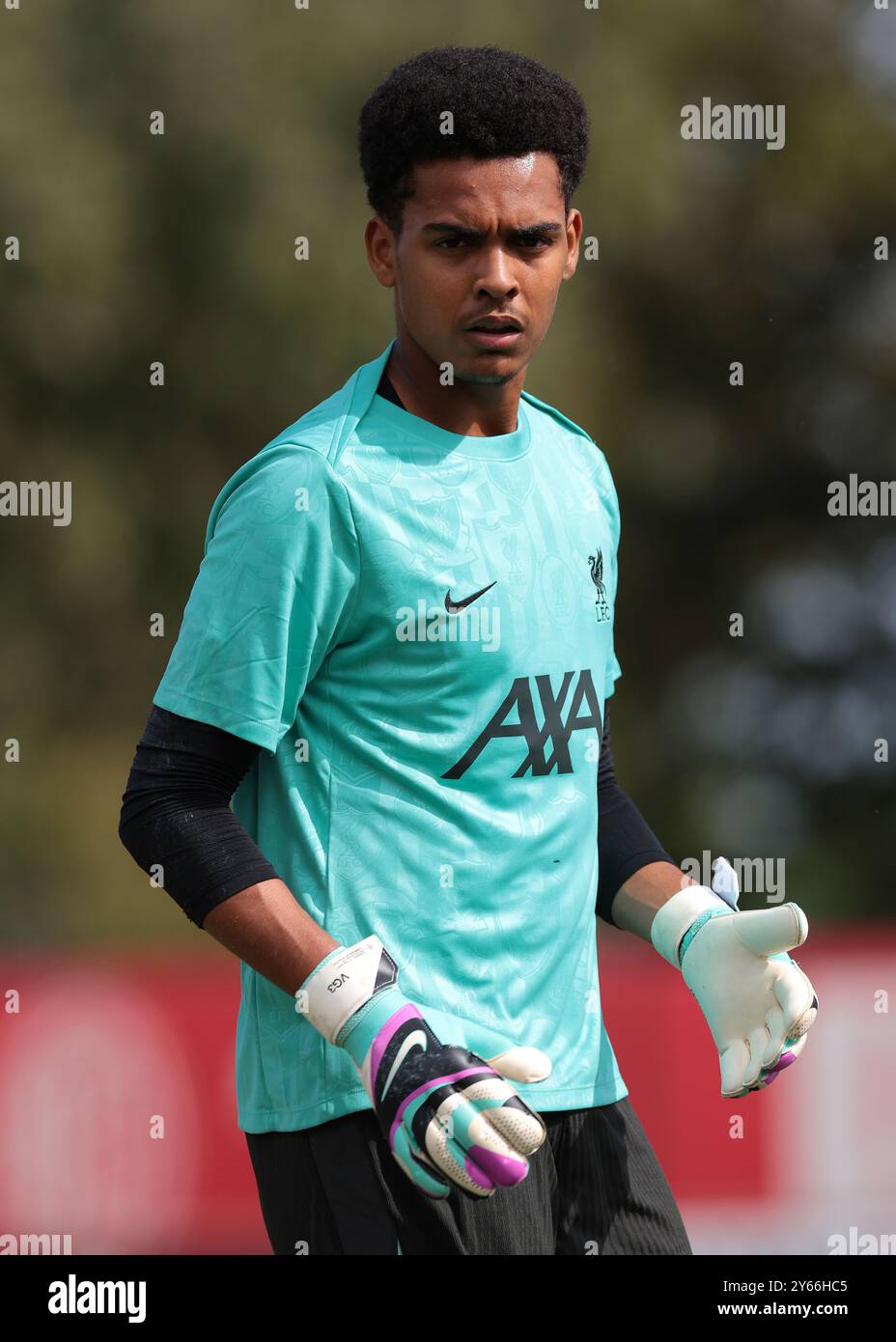 Milan, Italie, 17 septembre 2024. DJ Bernard du Liverpool FC lors de l'échauffement avant le match de l'UEFA Youth League au Centro Sportivo Vismara, Milan. Le crédit photo devrait se lire : Jonathan Moscrop / Sportimage Banque D'Images