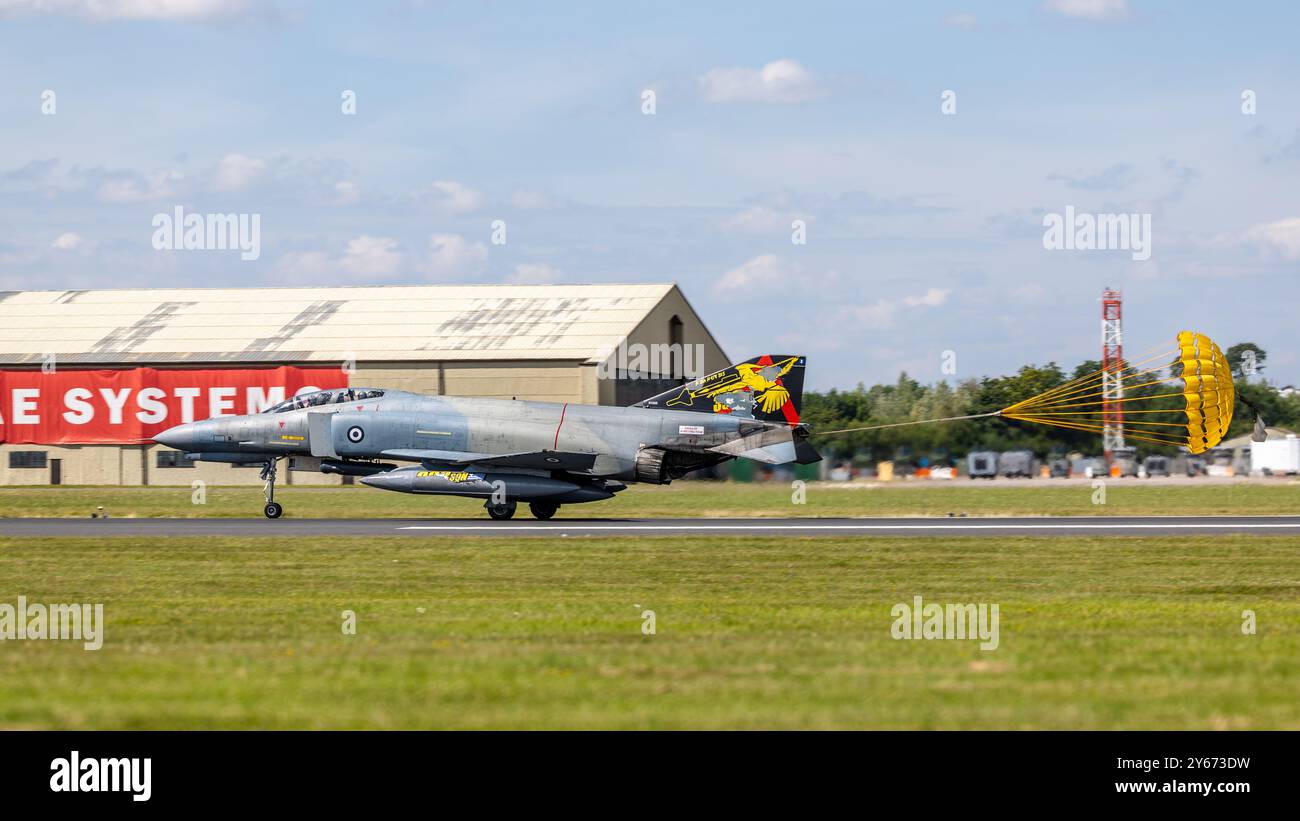 Force aérienne hellénique - McDonnell Douglas F-4 Phantom II, déployant sa goulotte anti-drogue. Banque D'Images