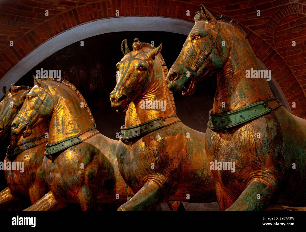 Quatre chevaux de Saint Marc, les chevaux de bronze originaux maintenant logés à l'intérieur de la basilique Saint Marc à des fins de conservation, Venise, Italie Banque D'Images