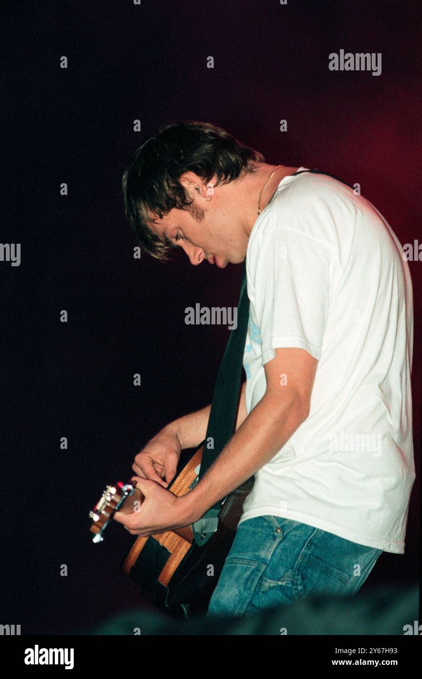 Damon Albarn, chanteur avec Blur, groupe britannique Britpop, se produisant au Reading Festival 1999, Berkshire, Angleterre, Royaume-Uni Banque D'Images