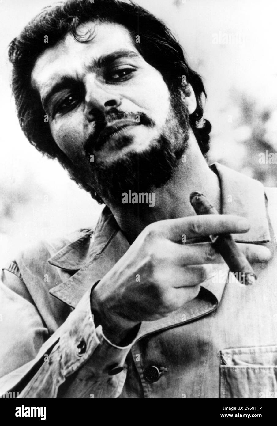 L'acteur égyptien Omar Sharif montre une ressemblance étrange avec Che Guevara qu'il incarne dans un film en cours de réalisation sur la vie du révolutionnaire. Hollywood, 30 octobre 1968 Banque D'Images