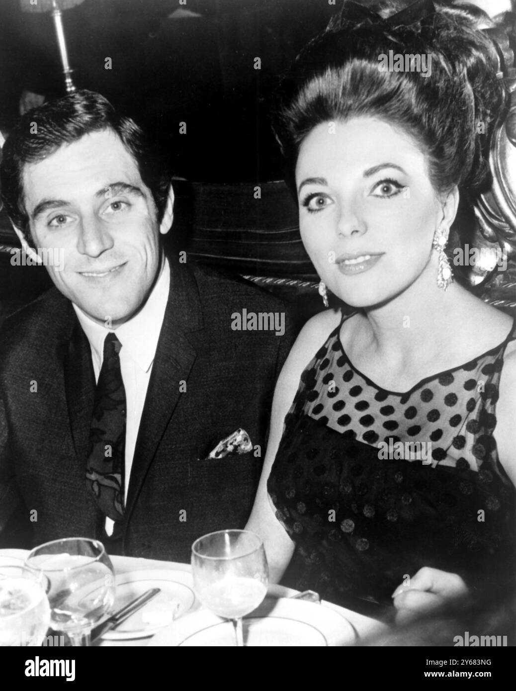 Joan Collins avec son mari Anthony Newley le 28 mai 1963 Banque D'Images