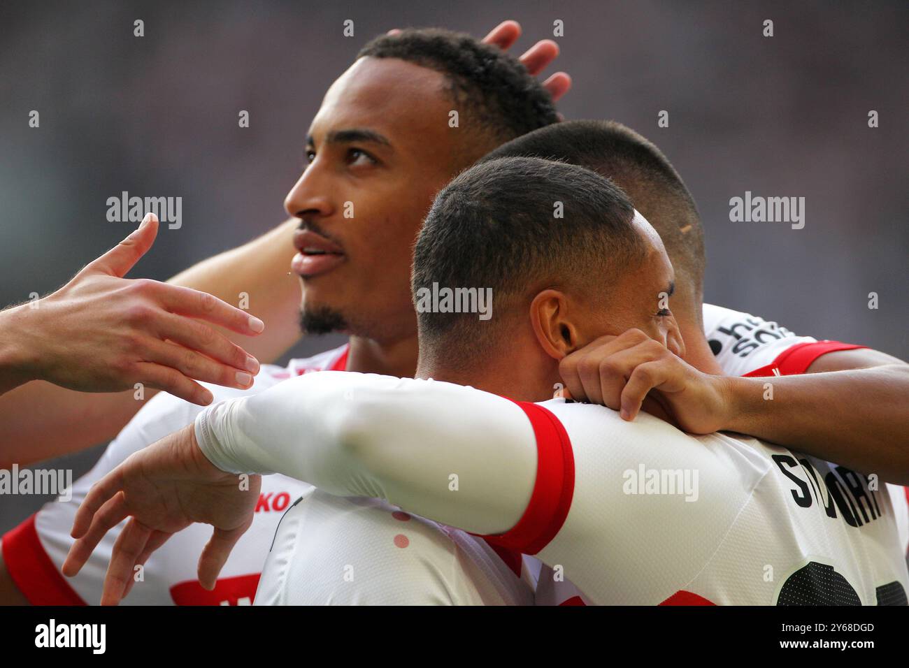 Stuttgart , Allemagne. 22 septembre 2024. L'équipe du VfB Stuttgart célèbre après avoir marqué contre le Borussia Dortmund lors de leur Bundesliga de football allemand Banque D'Images