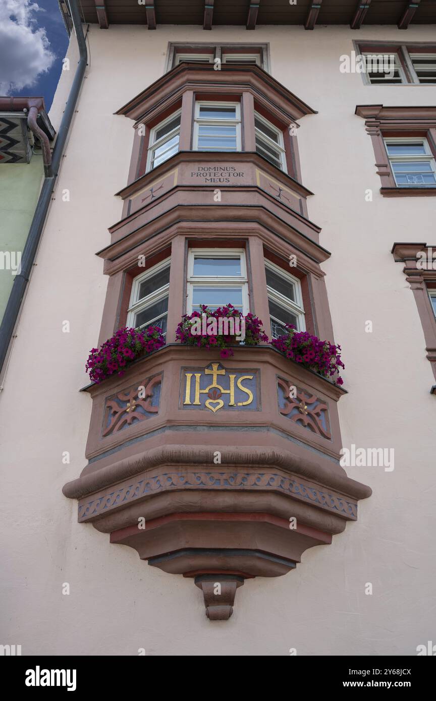 Historique, baie vitrée en grès de deux étages, XVIe siècle, rue principale 18, Rottweil, Bade-Wuerttemberg, Allemagne, Europe Banque D'Images