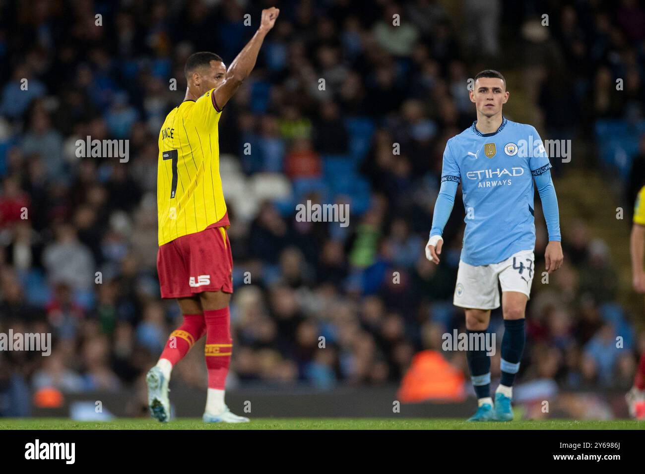 Manchester le mardi 24 septembre 2024. But 2-1 Tom Ince #7 du Watford FC célèbre son but lors du match de troisième tour de la Carabao Cup entre Manchester City et Watford au stade Etihad de Manchester le mardi 24 septembre 2024. (Photo : Mike Morese | mi News) crédit : MI News & Sport /Alamy Live News Banque D'Images