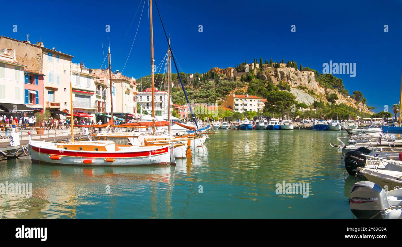 Port de Cassis vieille ville, Provence Banque D'Images