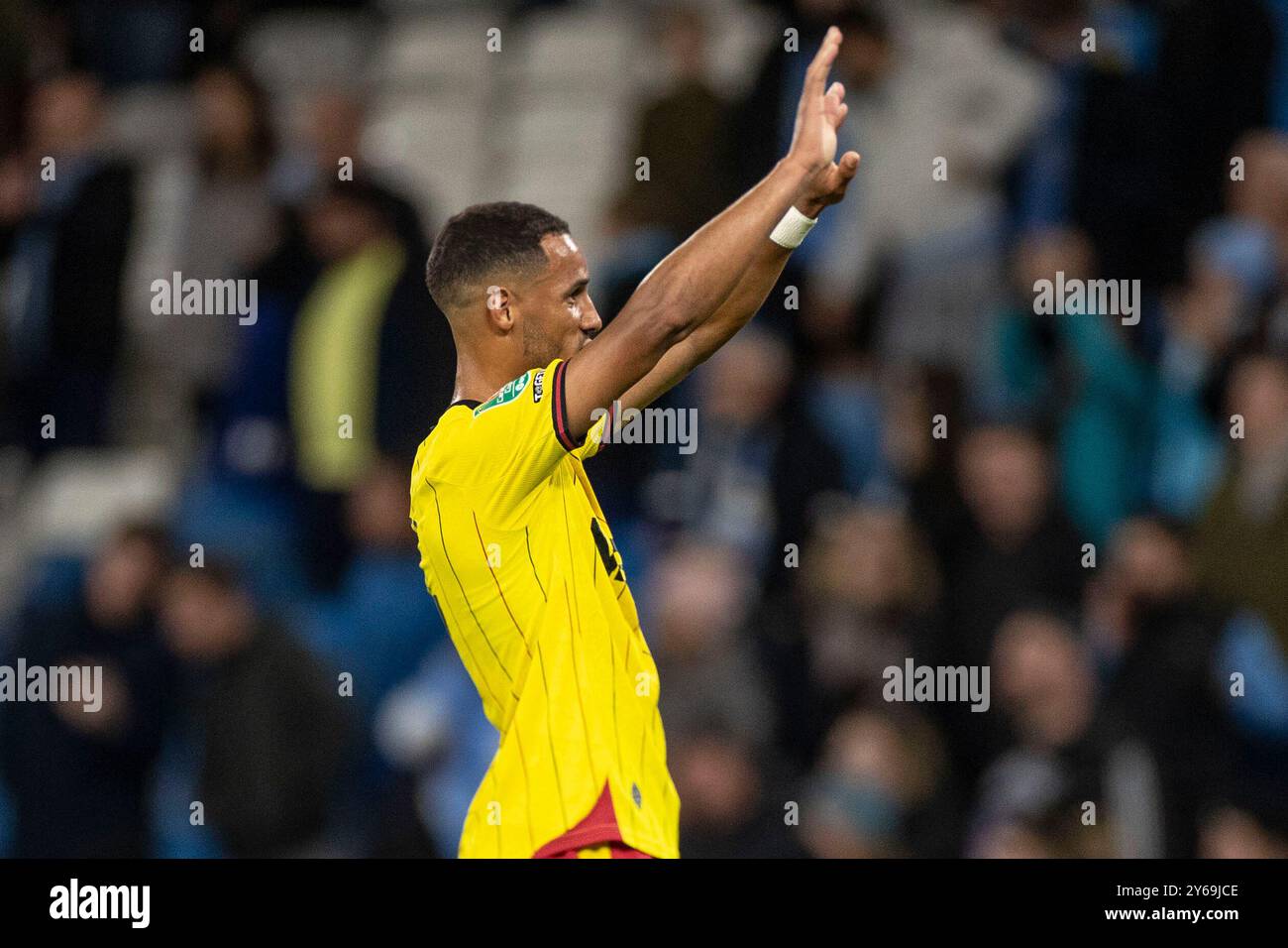 Manchester le mardi 24 septembre 2024. Tom Ince #7 de Watford F.C.à temps plein lors du match de troisième tour de la Carabao Cup entre Manchester City et Watford à l'Etihad Stadium, Manchester le mardi 24 septembre 2024. (Photo : Mike Morese | mi News) crédit : MI News & Sport /Alamy Live News Banque D'Images