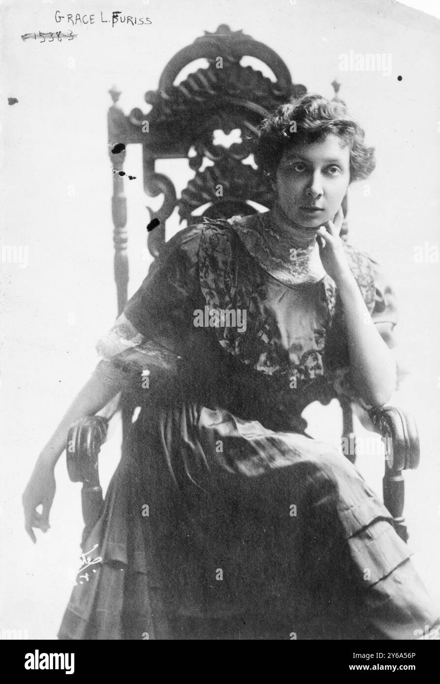 Grace Livingston Furniss, portrait de trois-quarts, assise, légèrement tournée vers la droite, 1907 septembre 10., Furniss, Grace Livingston, tirages photographiques, 1900-1910., photographies de portraits, 1900-1910., Portrait Photographs, 1900-1910, tirages photographiques, 1900-1910, George Grantham ., 1 tirage photographique. Banque D'Images