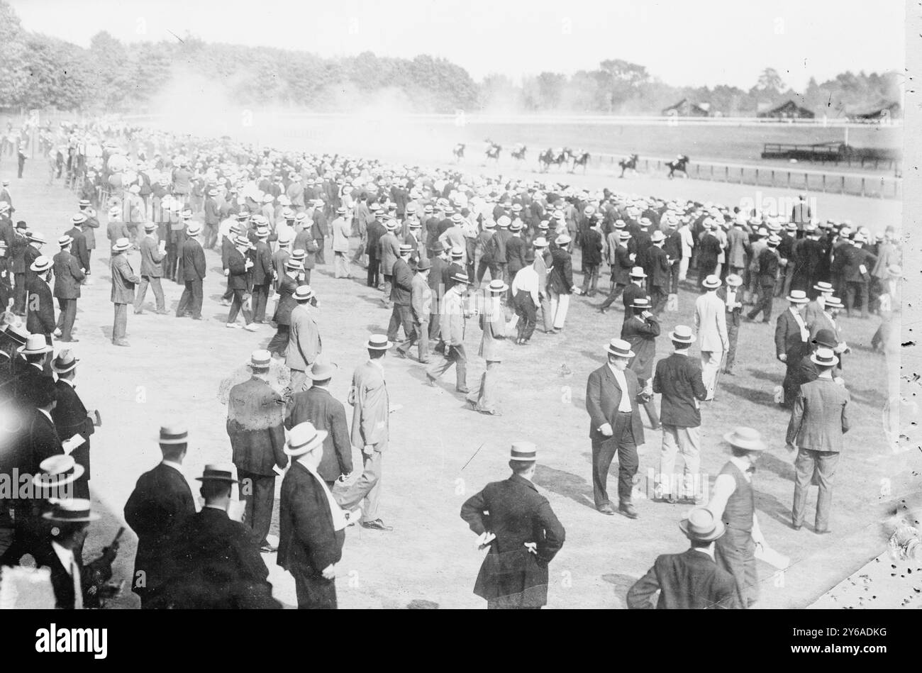 Piste de course - Saratoga, entre environ 1910 et environ 1915, courses de chevaux, négatifs en verre, 1 négatif : verre ; 5 x 7 po. ou plus petit. Banque D'Images