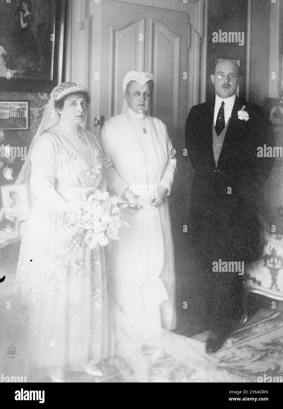 Princesse Aspacia c'est-à-dire Anastasia, Prince Christopher et Reine douairière de Grèce, photographie montre Nonie 'Nancy' May Stewart Worthington Leeds, qui est devenue princesse Anastasia de Grèce et du Danemark lors de son mariage avec le Prince Christopher de Grèce en 1920., 1920, négatifs en verre, 1 négatif : verre ; 5 x 7 po. ou plus petit. Banque D'Images