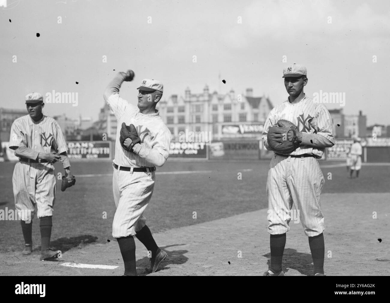 Harry Wolverton & Bob E. Williams, New York Al (baseball), photo montrant les joueurs de baseball Harry Wolverton (1873-1937) et Bob E. Williams (1884-1962)., 1912, négatifs en verre, 1 négatif : verre ; 5 x 7 po. ou plus petit. Banque D'Images