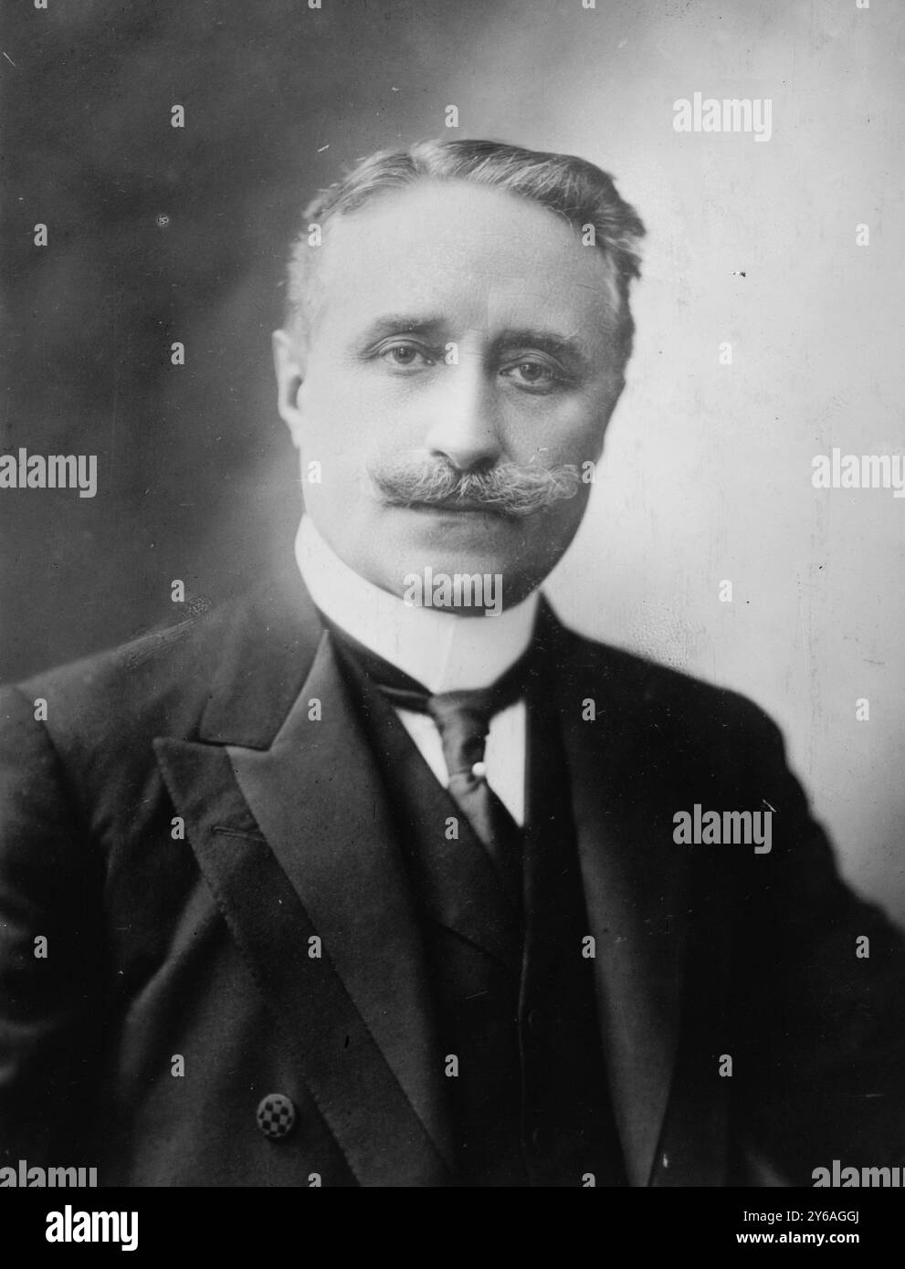 Paul Deschanel, photographie montre Paul Eugene Louis Deschanel, un homme d'État français qui a été candidat à la présidence en 1913., 1913 janvier 15, négatifs en verre, 1 négatif : verre ; 5 x 7 po. ou plus petit. Banque D'Images