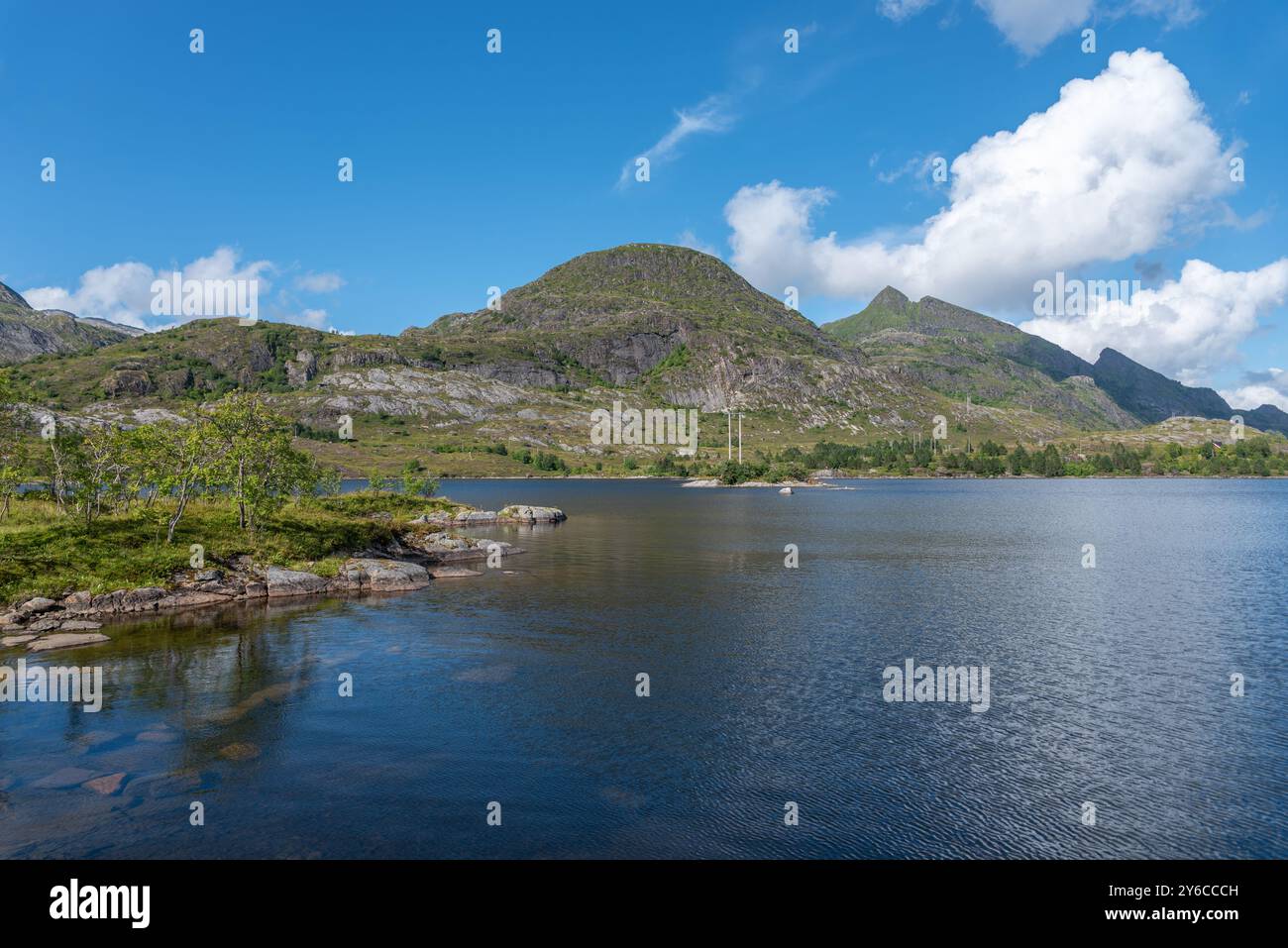 Paysage avec le lac Sorvagvatnet, Sorvagen, Lofoten, Norvège, Europe Banque D'Images