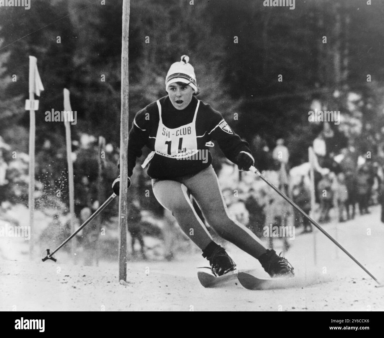 SKI CHRISTINE GOITSCHEL EN SLALOM FÉMININ EN ALLEMAGNE ; 7 JANVIER 1964 Banque D'Images