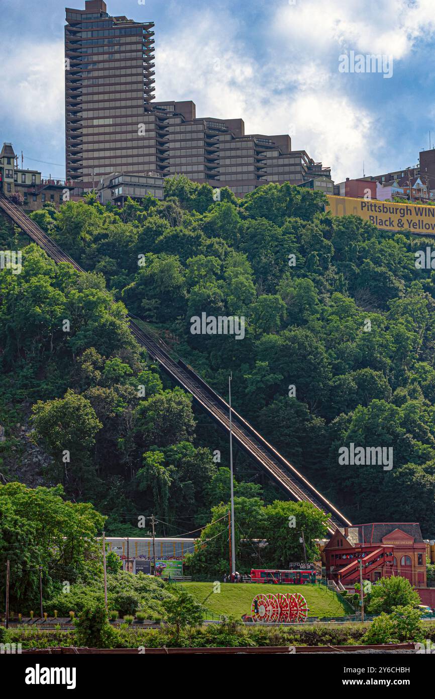 Pittsburgh, Pennsylvanie, États-Unis-30 juillet 2016 : Duquesne incline sur Mt. Washington à Pittsburgh. Banque D'Images
