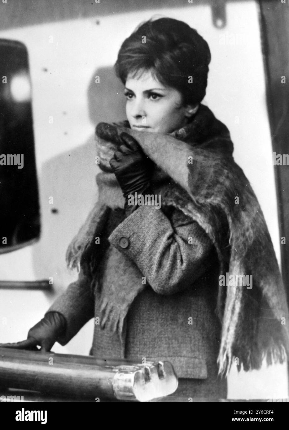 L'ACTRICE ITALIENNE GINA LOLLOBRIGIDA G EN TOURNAGE À POOLE, DORSET / ; 29 OCTOBRE 1963 Banque D'Images