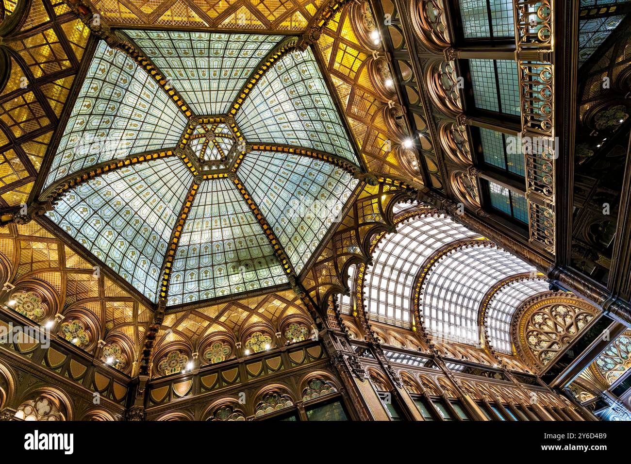 Le Parisi Building à Budapest Banque D'Images