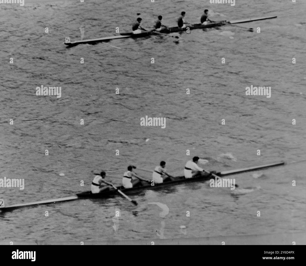 LIGNE D'ARRIVÉE D'APPROCHE DES CHAMPIONS D'EUROPE D'AVIRON EN ÉQUIPAGE ALLEMAND AU DANEMARK ; 16 AOÛT 1963 Banque D'Images