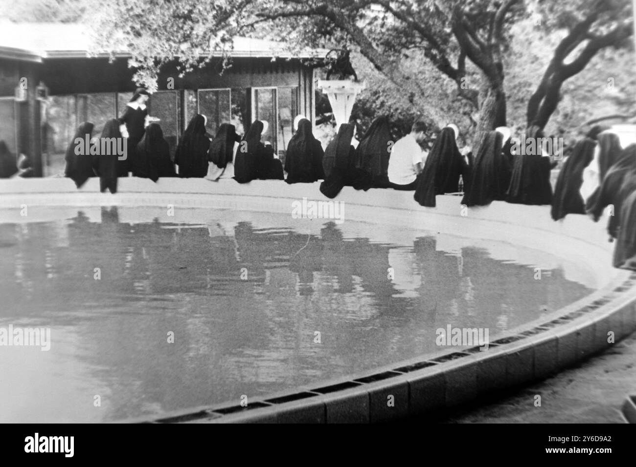 UN JOUR DE CONGÉ POUR LES SŒURS À AUSTIN, TEXAS ; 3 JUILLET 1963 Banque D'Images