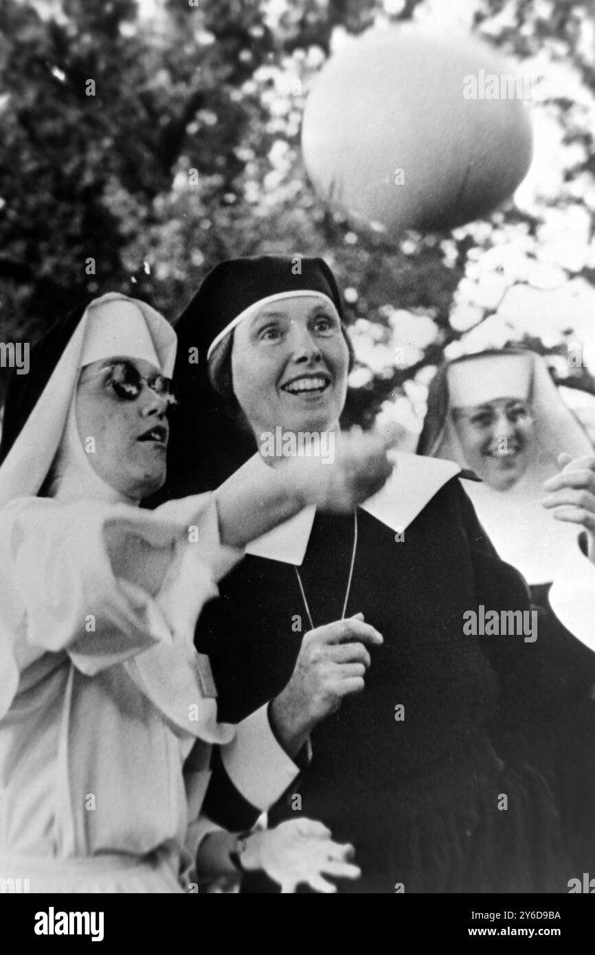 UN JOUR DE CONGÉ POUR LES SŒURS À AUSTIN, TEXAS / ; 3 JUILLET 1963 Banque D'Images