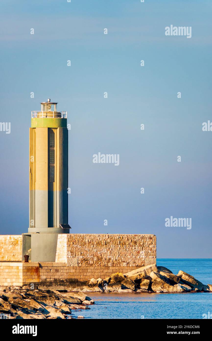Le phare de Molo Sant'Antonio à Bari, Italie, Banque D'Images