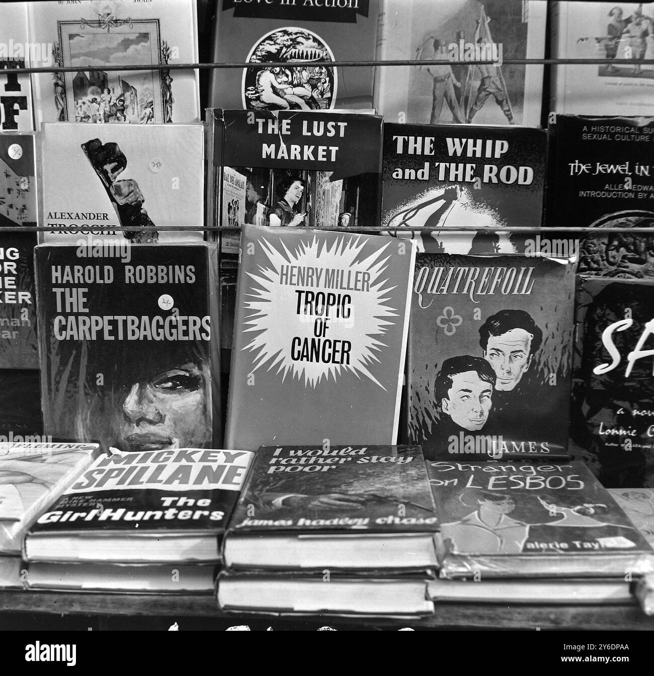 BOOKS TROPIC OF CANCER MILLER HENRY SHOP VITRINES ; 4 AVRIL 1963 Banque D'Images
