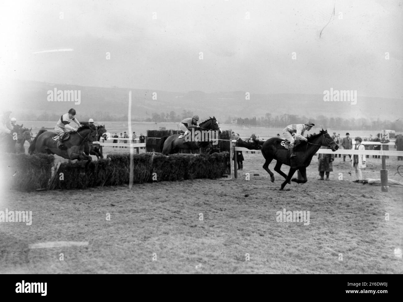 CHEVAL RACE PRÊTEUR SUR GAGE FARRELL PA COTSWOLD STEEPLECHASE ; 13 MARS 1963 Banque D'Images