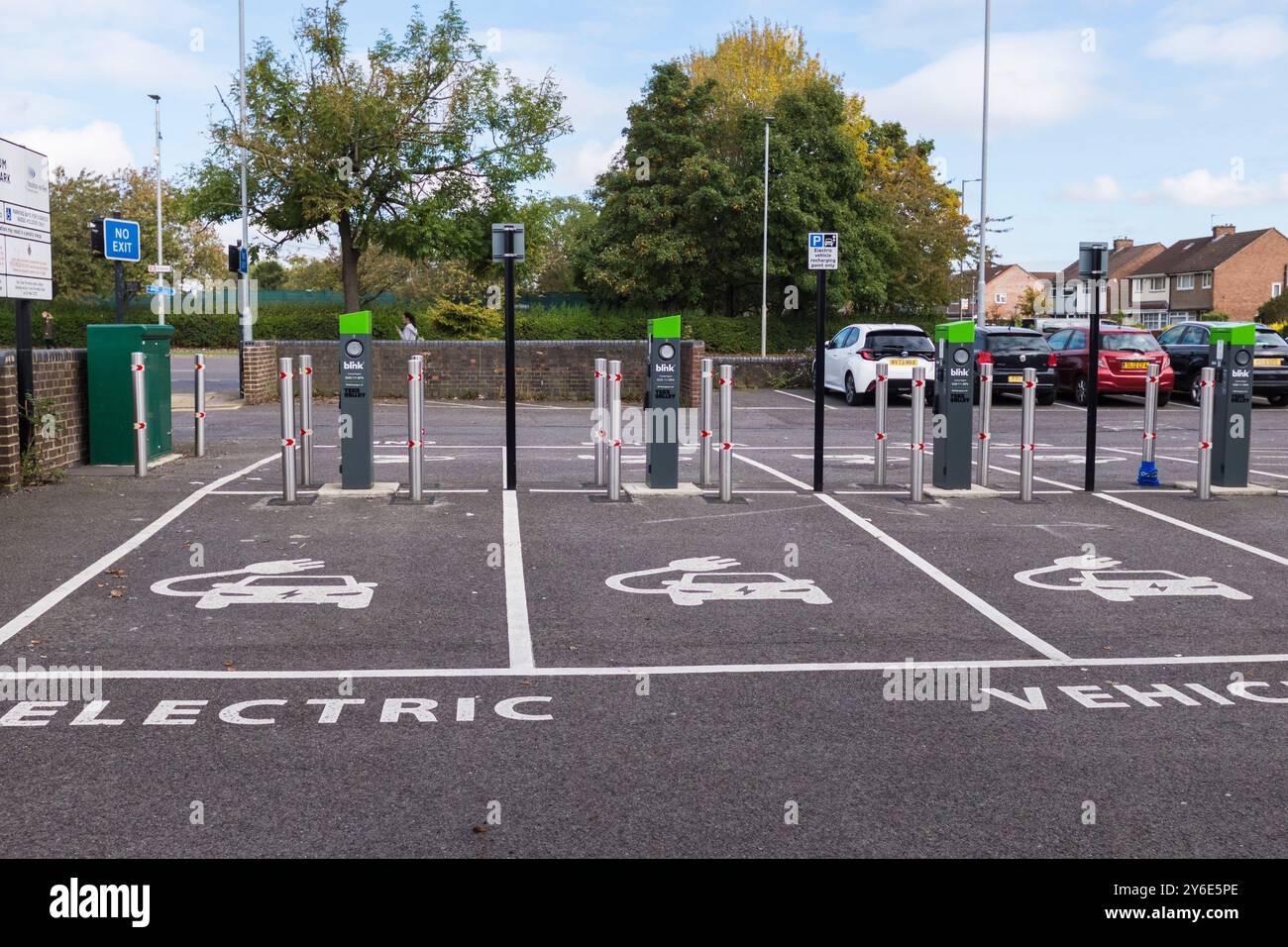 Point de recharge de véhicule électrique Blink au parking Forum à Billingham, Angleterre, Royaume-Uni Banque D'Images Point de recharge de véhicule électrique Blink au parking Forum à Billingham, Angleterre, Royaume-Uni Banque D'Images