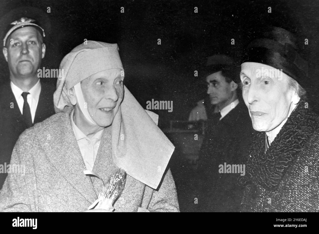 LA REINE LOUISE AVEC LA PRINCESSE ALICE DE GRÈCE À STOCKHOLM ; 12 NOVEMBRE 1962 Banque D'Images