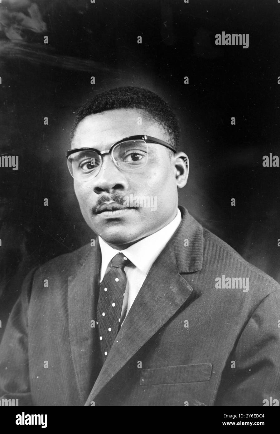 MARCEL SANDOUNGOUT- HOMME POLITIQUE AFRICAIN, MINISTRE, MEMBRE DU GOUVERNEMENT EN RÉPUBLIQUE GABONAISE ; 13 NOVEMBRE 1962 Banque D'Images