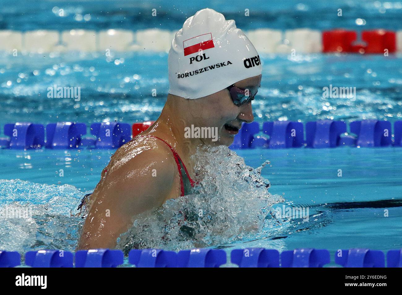 Zuzanna BORUSZEWSKA (SB9) de Pologne dans le para natation féminine 100m brasse - manches SB9 à la Défense Arena, Paris, France aux Jeux paralympiques de 2024. Banque D'Images