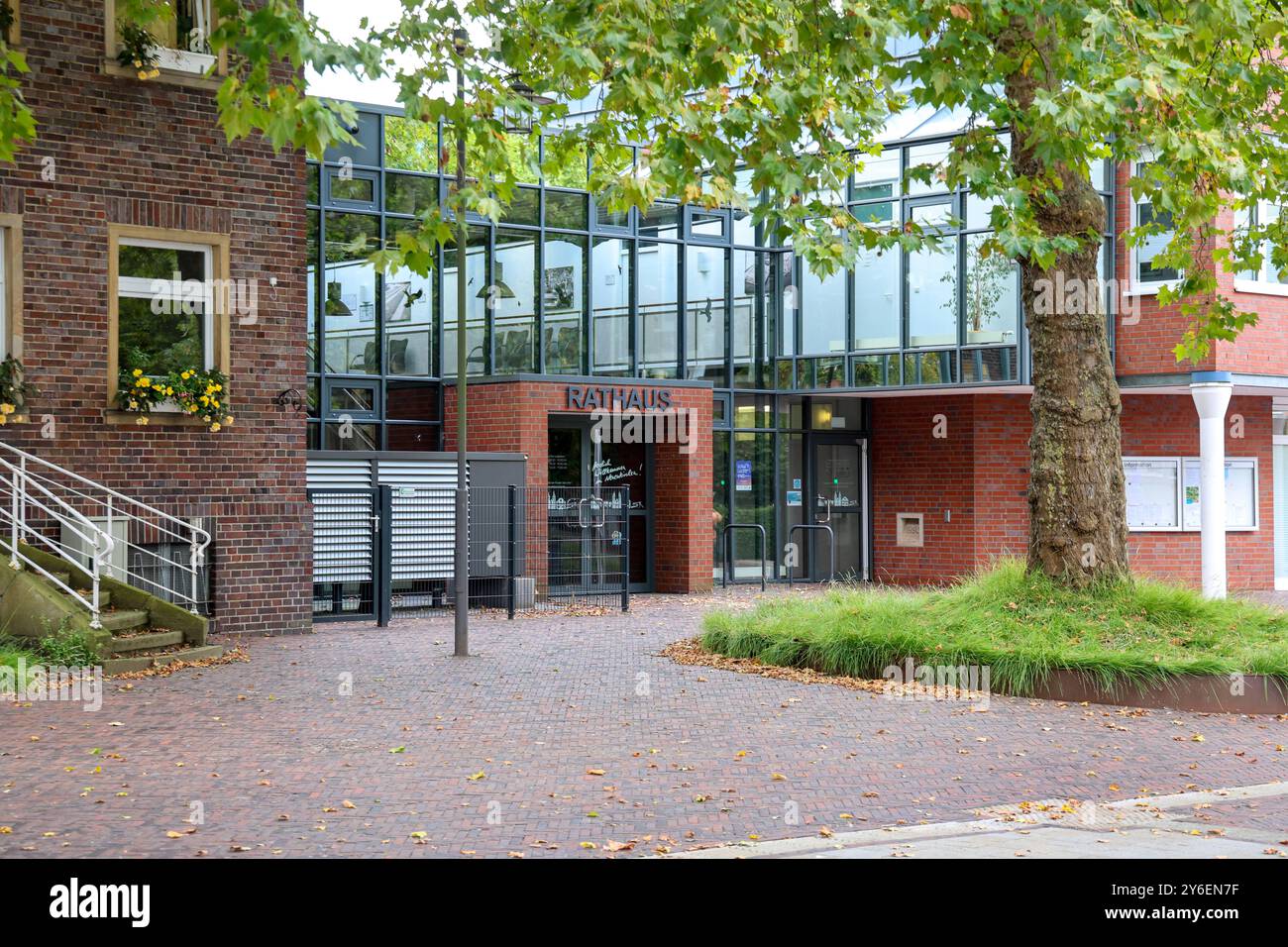 Rathaus der Gemeinde Neuenkirchen im Münsterland. Neuenkirchen, Rhénanie-du-Nord-Westphalie, DEU, Deutschland, 24.09.2024 *** Hôtel de ville de la commune de Neuenkirchen à Münsterland Neuenkirchen, Rhénanie-du-Nord-Westphalie, DEU, Allemagne, 24 09 2024 Banque D'Images