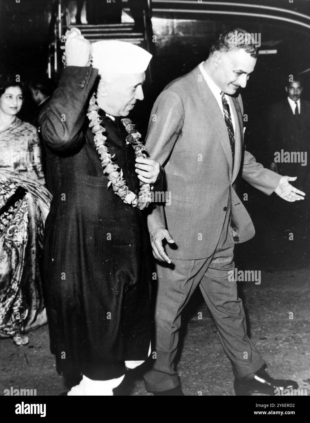 LE PREMIER MINISTRE INDIEN PANDIT JAWAHARLAL NEHRU AVEC PRESIDNET NASSER AU CAIRE ; 30 SEPTEMBRE 1962 Banque D'Images