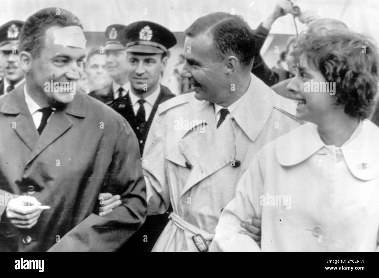 ED KELLY, JOHN MURRAY ET CAROL ANN GOULD EN BELGIQUE ; 28 SEPTEMBRE 1962 Banque D'Images