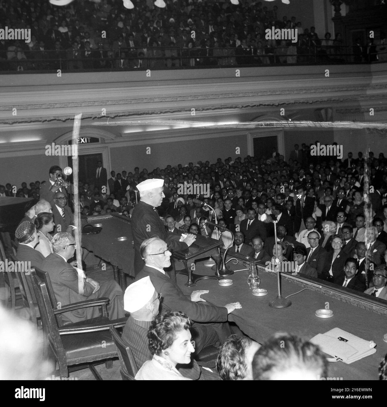 LE PREMIER MINISTRE INDIEN PANDIT JAWAHARLAL NEHRU PARLE À LONDRES ; 12 SEPTEMBRE 1962 Banque D'Images