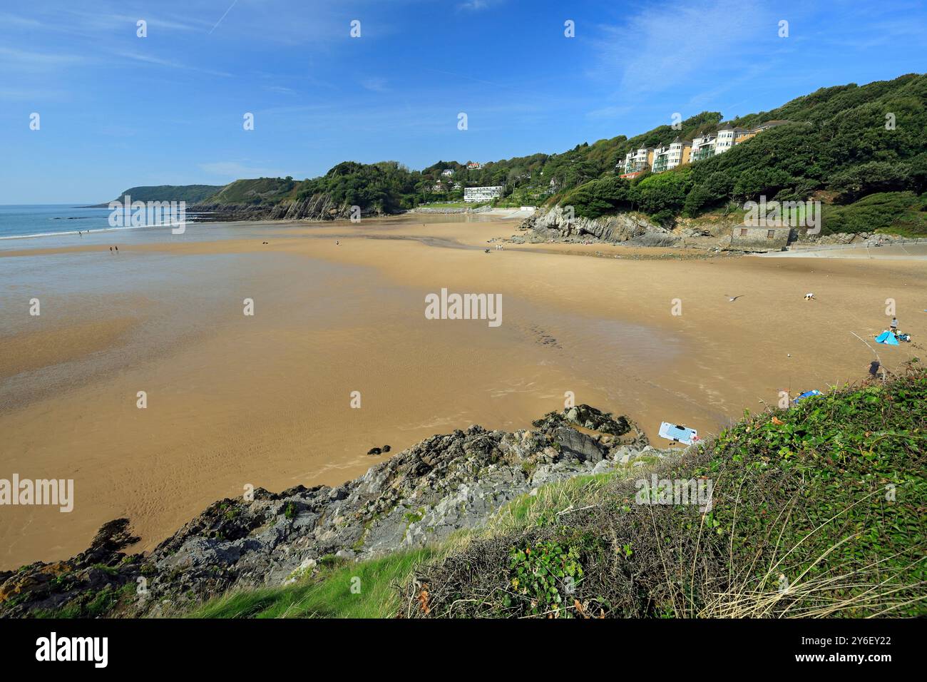 Caswell Bay depuis le Wales Coast Path, péninsule de Gower, pays de Galles du Sud. Banque D'Images