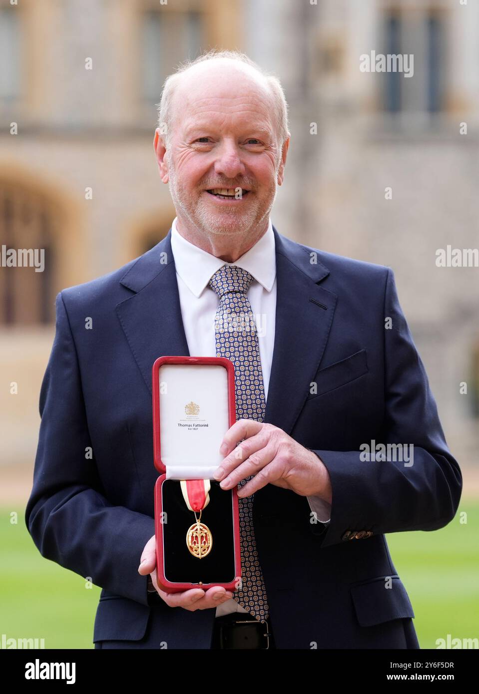 Sir Alan Bates, fondateur de Justice for Subpostmasters Alliance, après avoir été fait chevalier Bachelor par la Princesse Royale lors d'une cérémonie d'investiture au château de Windsor, Berkshire. Date de la photo : mercredi 25 septembre 2024. Banque D'Images