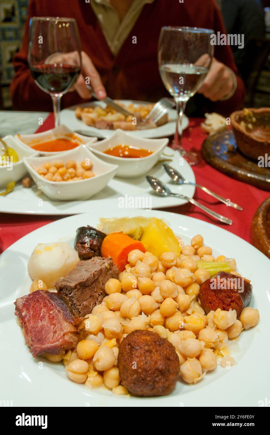 Cocido madrileño de servir. Madrid, Espagne. Banque D'Images