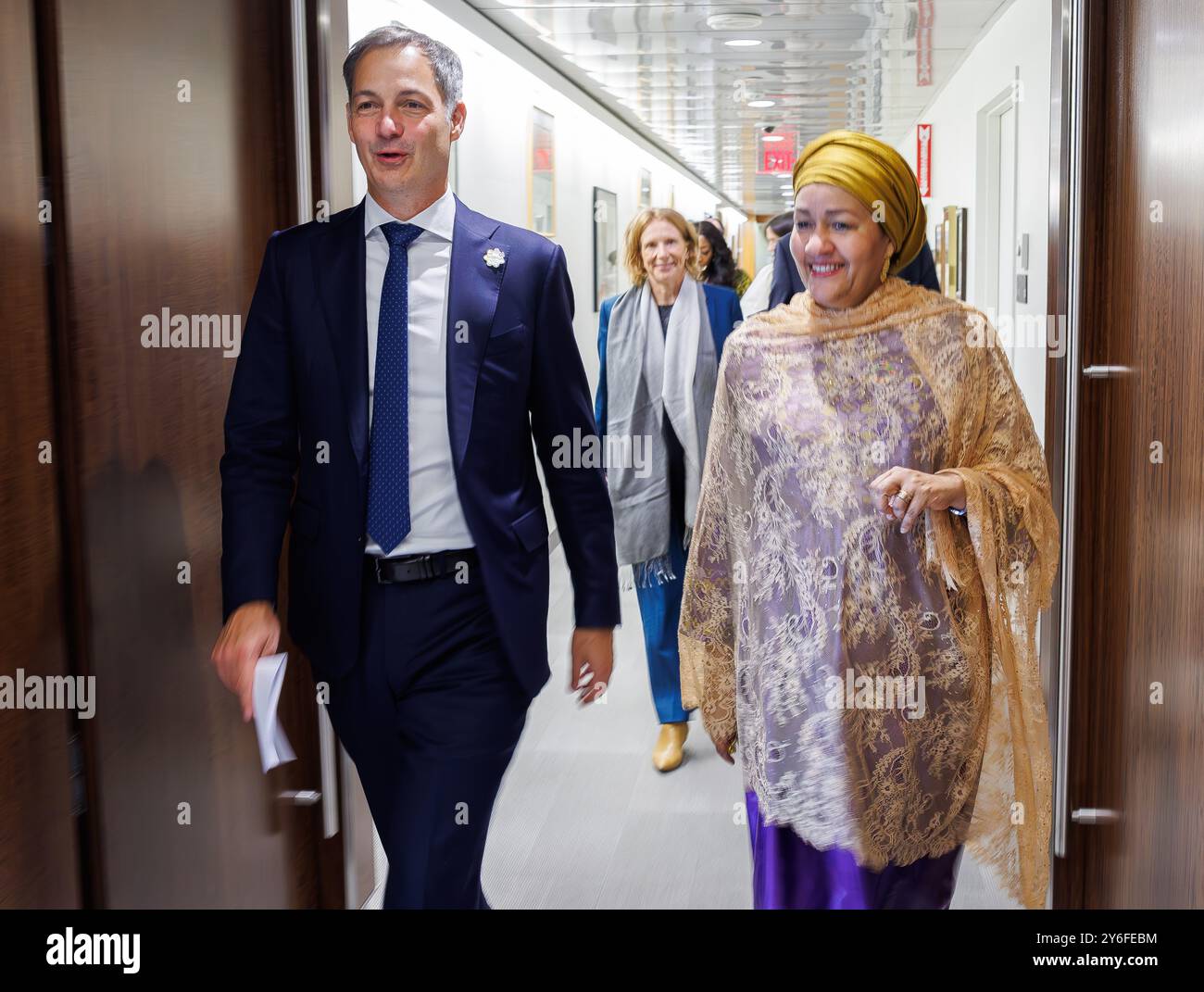 New York, États-Unis. 25 septembre 2024. Le premier ministre sortant Alexander de Croo et la secrétaire générale adjointe des Nations Unies Amina Mohammed photographiés après une réunion en marge de la 79e session de l’Assemblée générale des Nations Unies (UNGA79), à New York, États-Unis d’Amérique, mercredi 25 septembre 2024. BELGA PHOTO BENOIT DOPPAGNE crédit : Belga News Agency/Alamy Live News Banque D'Images