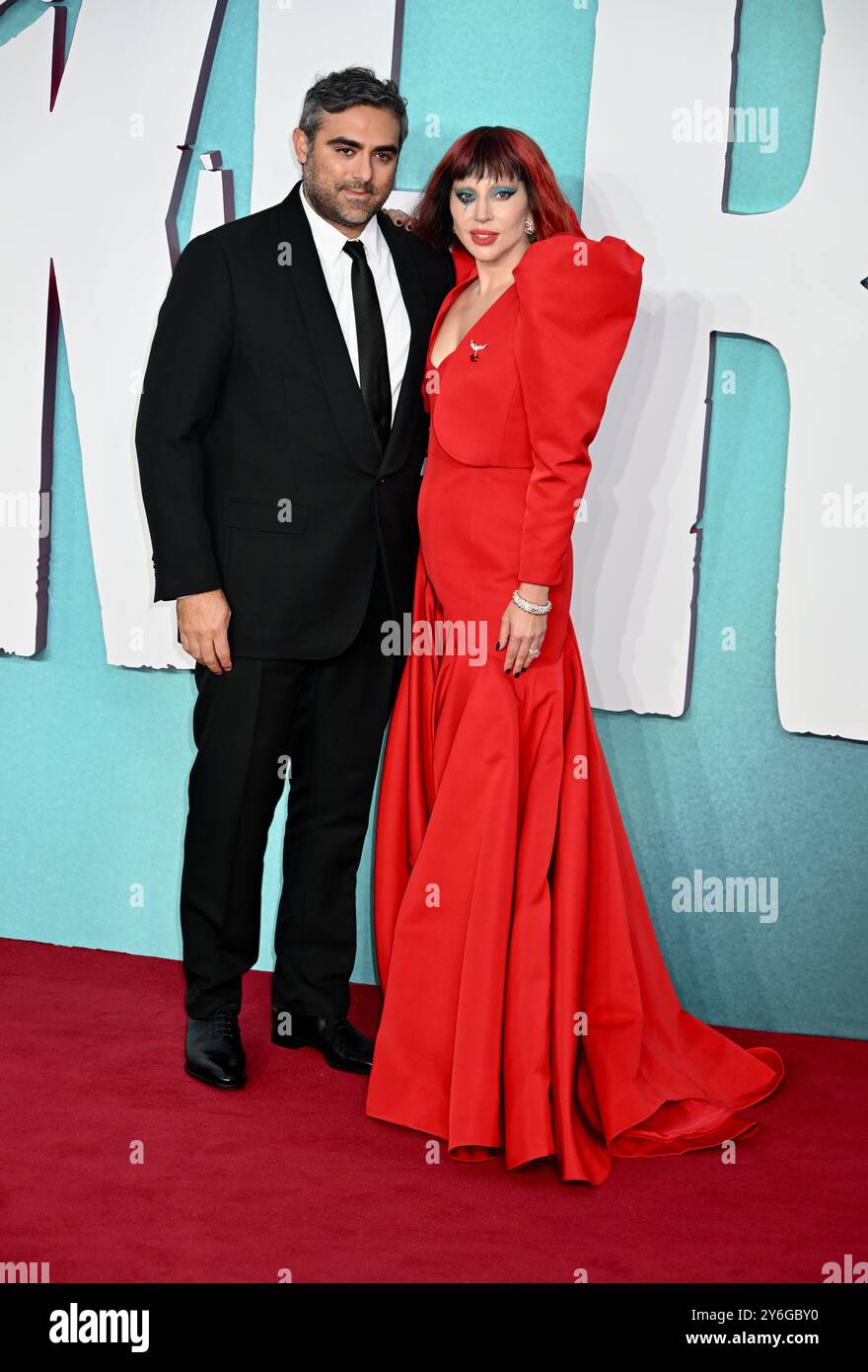 Londres, Royaume-Uni. Lady Gaga, fiancée Michael Polanski, Joker : folie A deux - première britannique, Cineworld Leicester Square. Crédit : michael melia/Alamy Live News Banque D'Images