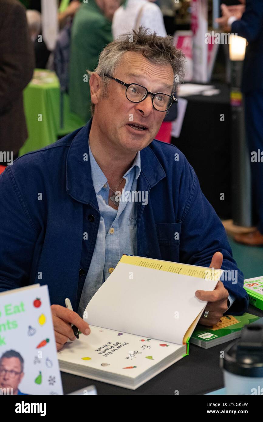 Uttoxeter, personnel, Royaume-Uni. 20 septembre 2024. Hugh Fearnley-Whittingstall signe son nouveau livre à la Midlands Climate Expo 2024. Mark de crédit Lear/Alamy Banque D'Images