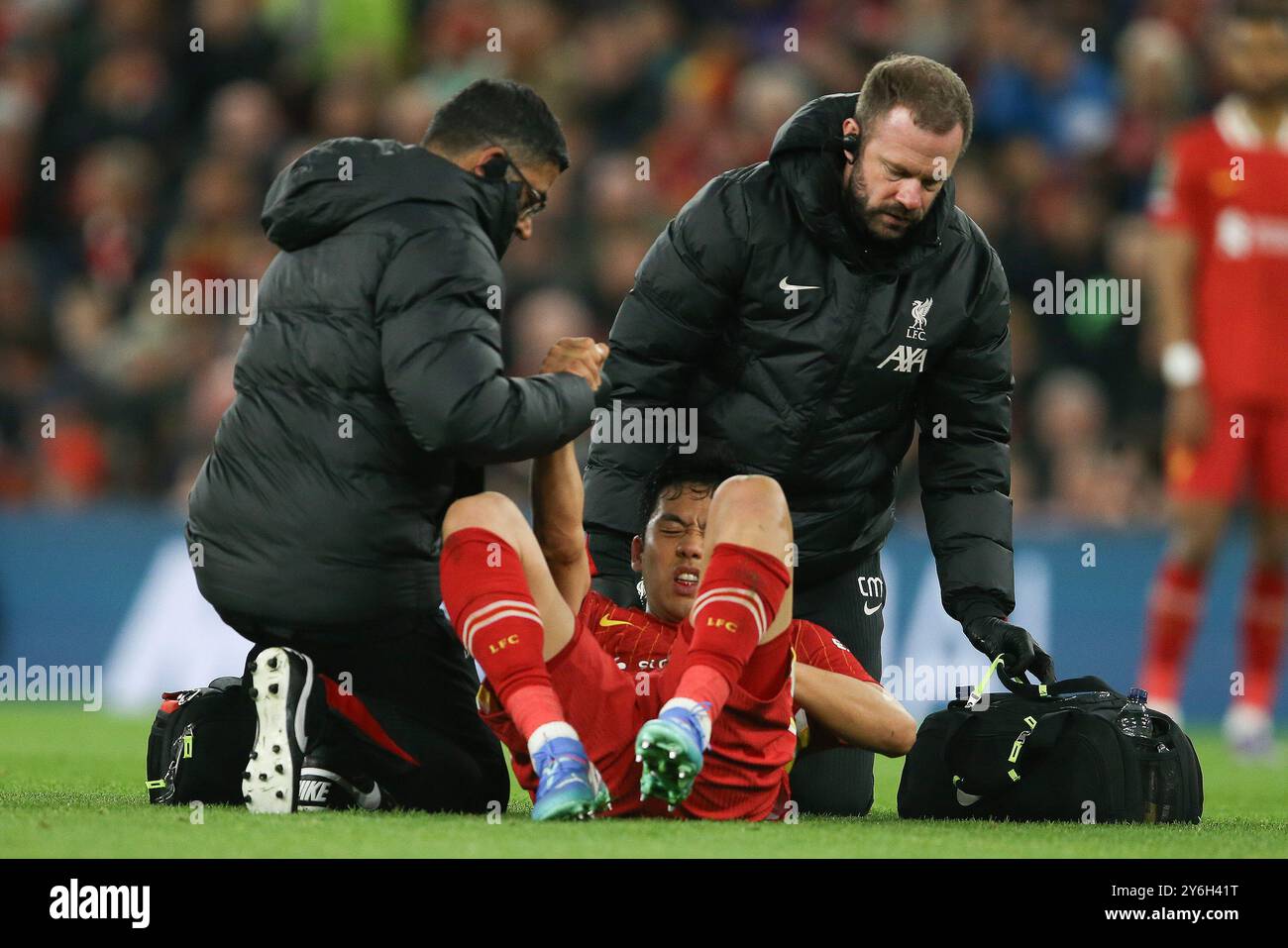 Liverpool, Royaume-Uni. 25 septembre 2024. Wataru Endo de Liverpool reçoit un traitement. Coupe Carabao, match de 3ème tour de la Coupe EFL, Liverpool v West Ham Utd à Anfield à Liverpool le mercredi 25 septembre 2024. Cette image ne peut être utilisée qu'à des fins éditoriales. Usage éditorial exclusif, photo de Chris Stading/Andrew Orchard photographie sportive/Alamy Live News crédit : Andrew Orchard photographie sportive/Alamy Live News Banque D'Images