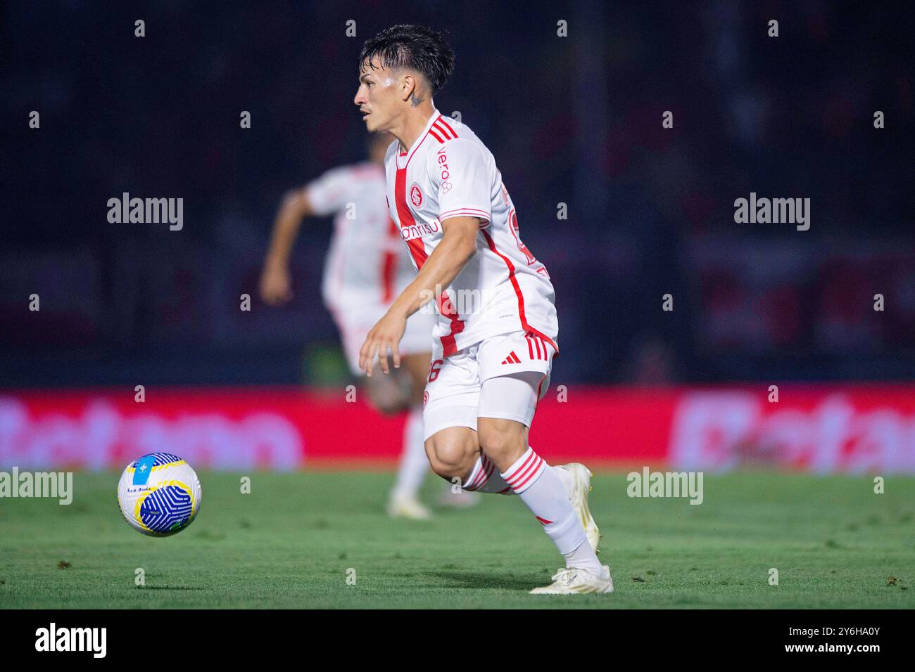 Braganca Paulista, Brésil. 25 septembre 2024. Alexandro Bernabei de l'Internacional, contrôle le ballon lors du match entre Red Bull Bragantino et l'Internacional, pour la Serie A 2024 brésilienne, au stade Nabi Abi Chedid, à Braganca Paulista le 25 septembre 2024. Photo : Max Peixoto/DiaEsportivo/Alamy Live News crédit : DiaEsportivo/Alamy Live News Banque D'Images