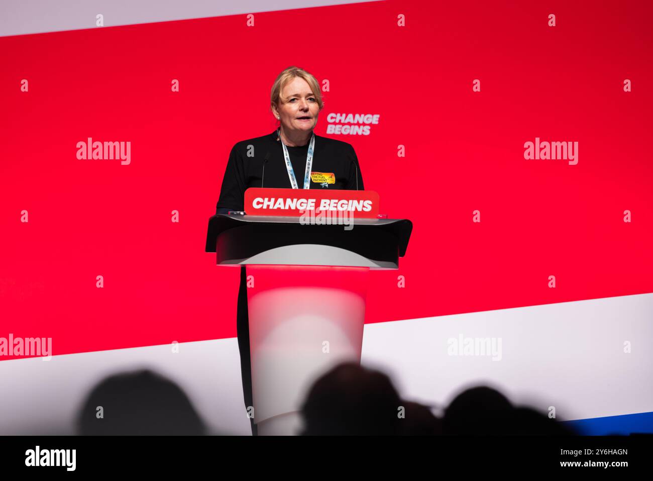 Liverpool, Royaume-Uni. 25 SEP, 2024. Sharon Graham, de Unite the Syndicat, prononce un discours sur la discussion sur le paiement de carburant hivernal avant le vote clé alors que la conférence du Parti travailliste a pris fin mercredi matin après trois jours précédents de discours principaux et d’événements marginaux. Crédit Milo Chandler/Alamy Live News Banque D'Images