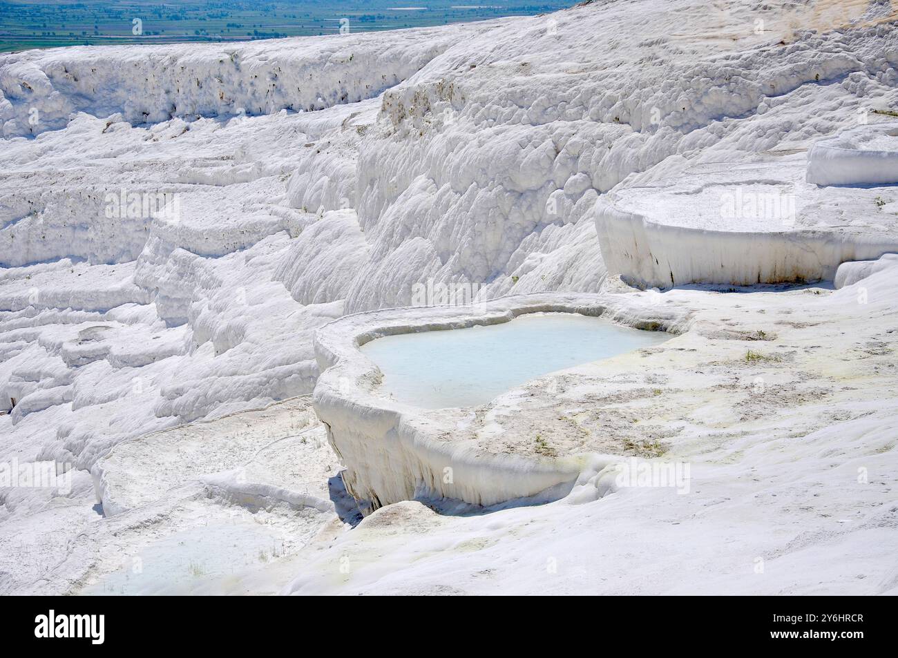 Terrasses de travertin blanc, Pamukkale, province de Denizli, République de Türkiye Banque D'Images