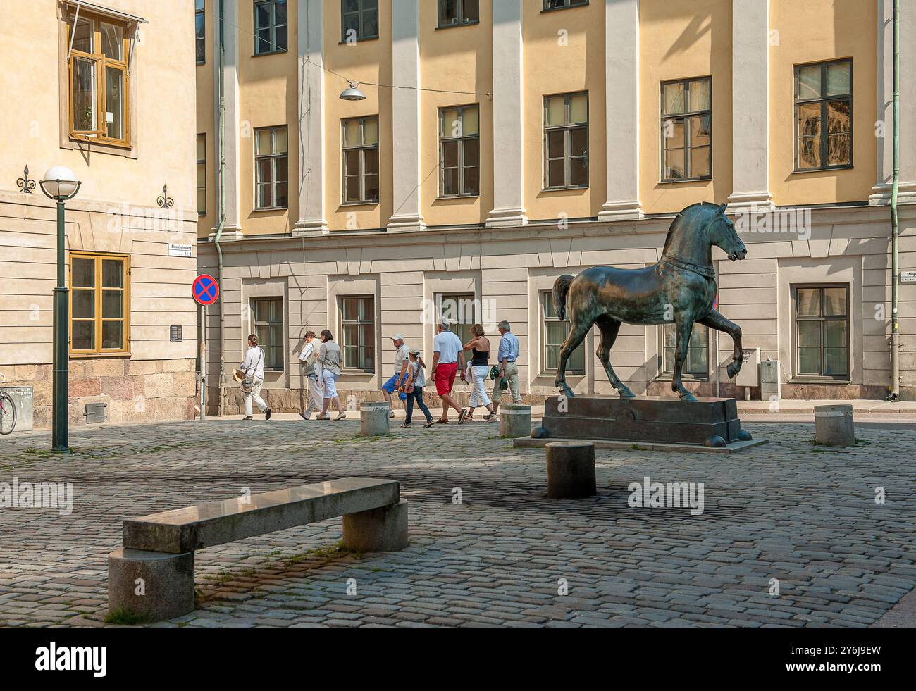 Blasieholmen square dans le centre-ville de Stockholm. Cheval en bronze inspiré par les Chevaux de Saint-Marc à Venise se situe à chaque extrémité de la place. Banque D'Images