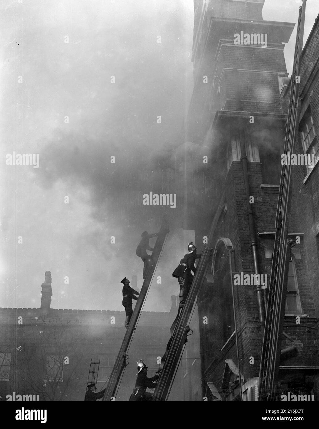 Exposition des pompiers du London County Council au quartier général de Southwark le 18 mars 1924 ©TopFoto Banque D'Images